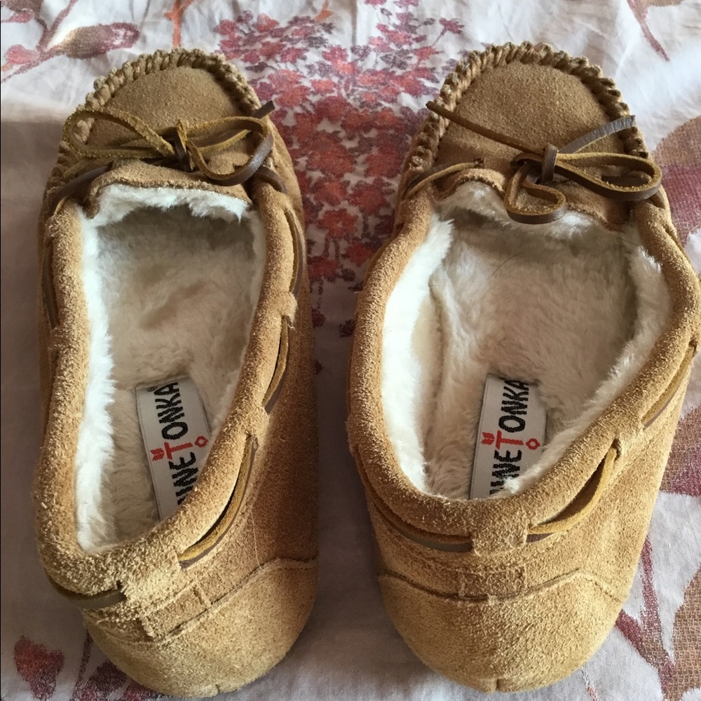 Ladies/Girls Minnetonka Moccasins - Picture 6 of 7